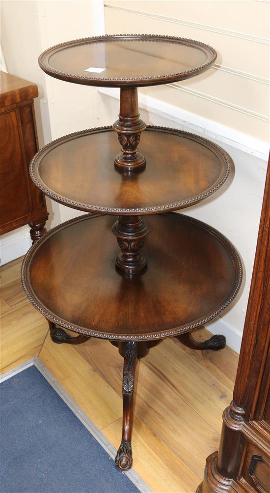 A Georgian style mahogany dumb waiter W.66cm